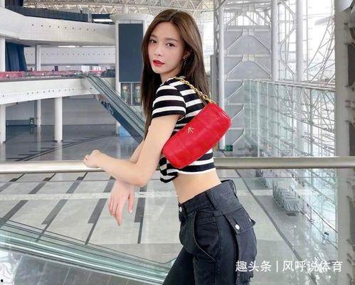 娱乐吃瓜酱白衣服